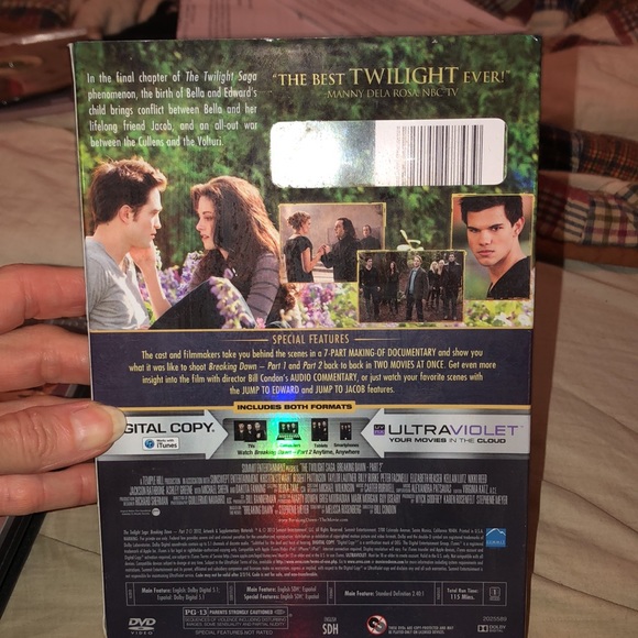 The Twilight Saga BREAKING DAWN part 2 DVD - Picture 2 of 4